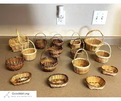 NEW Mini Wicker Baskets x 16