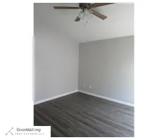 $2,200 / 3br - Spacious corner-lot home with an open floor plan and laminate flooring