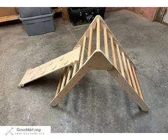 Pikler Triangle with dual-sided ramp