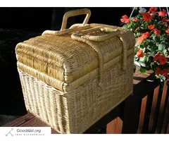 RATTAN/WICKER Vintage Picnic, Sewing, Storage Basket