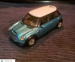Mini Cooper S blue metal Kinsmart die-cast car 1:28