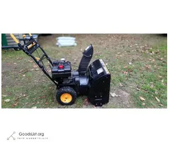 24" SNOWBLOWER 8hp - $350 (Vassalboro)